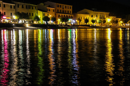 清除完美的蓝色第勒尼安海岸在晚上Marciana码头厄尔巴岛意大利图片