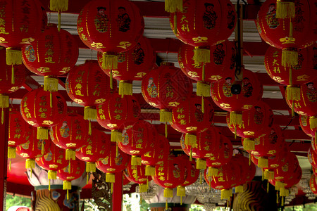 节日挂在顶的中华风格灯装饰象征图片
