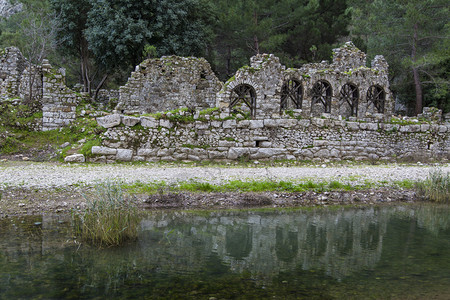 环境地中海老的奥林波斯古城观景废墟墙壁和石棺图片