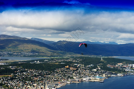 高的特罗姆索市风筝传单背景视图特罗姆索市的风筝传单背景浏览hd假期海洋背景图片