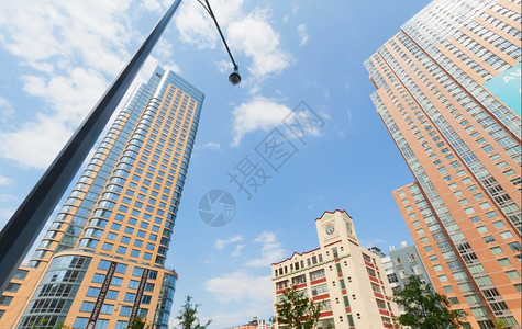 正面结构体公寓纽约市布鲁克林中心的现代建筑楼宇图片