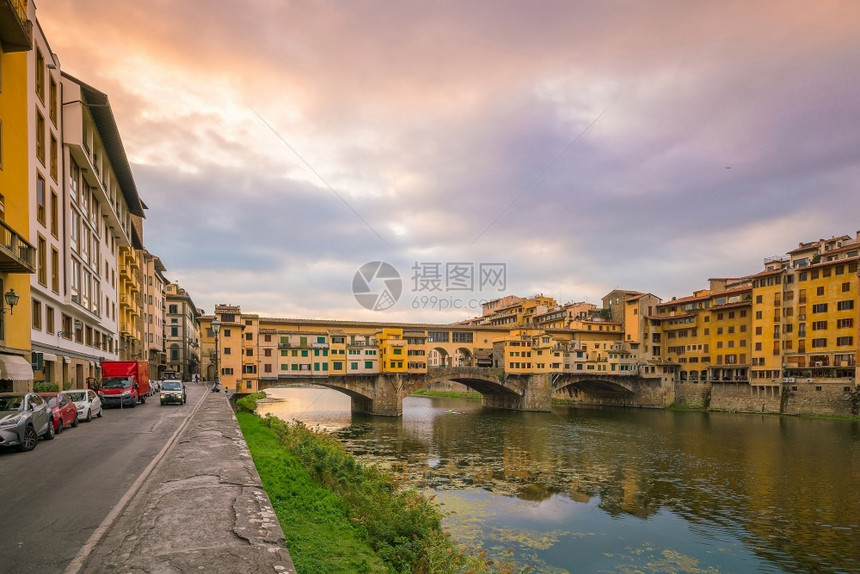 旅行意大利语托斯卡纳佛罗伦萨阿尔诺河上的旧桥丰富多彩图片