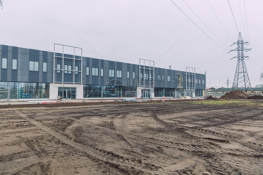 堵塞工作拉脱维亚里加市办公大楼建筑和环境改善15025环境的图片