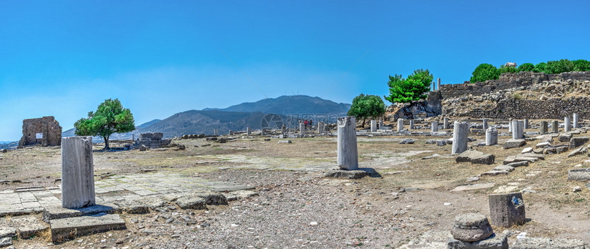 土耳其佩加蒙Pergamon土耳其07219年土耳其古希腊城市佩格蒙Pergamon废墟中的Agora希腊语古老的建造图片