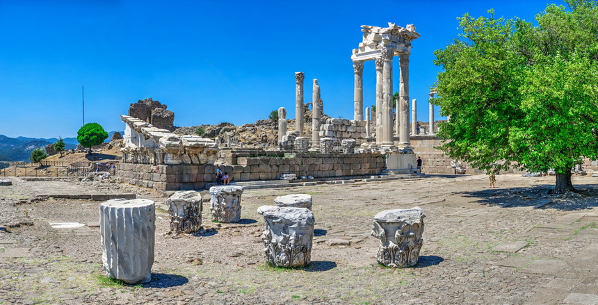 土耳其佩加蒙Pergamon土耳其07219年土耳其古希腊城市佩格蒙Pergamon废墟中的Agora晴天时期历史图片