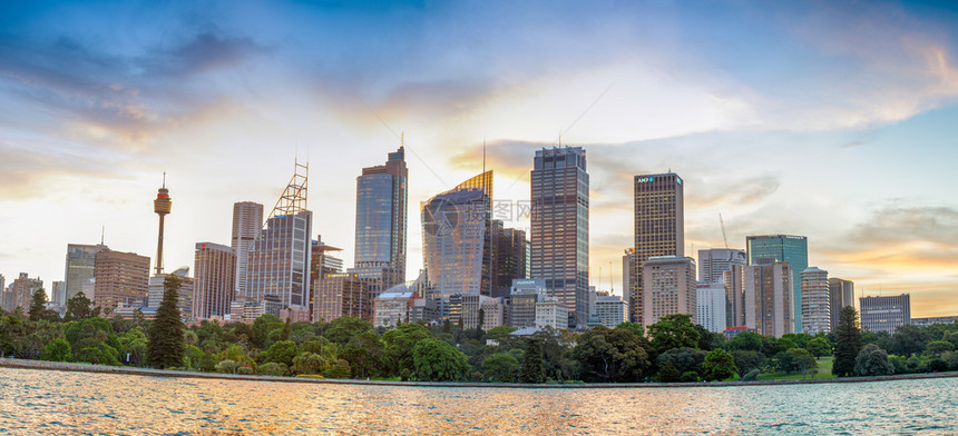 天空悉尼2015年月美丽的城市天际线在黄昏悉尼2015悉尼每年吸引20万人天线假期图片