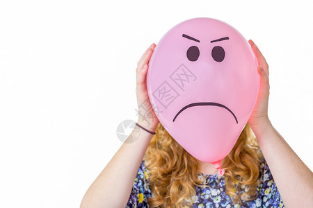 眼神捕捉者隐姓埋名叉粉色气球在女孩面前的沮丧表情背景