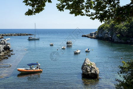 奥皮里奥地标支撑海滩希腊皮立翁山达穆查里的希腊渔村皮立翁山达穆查里的希腊渔村背景