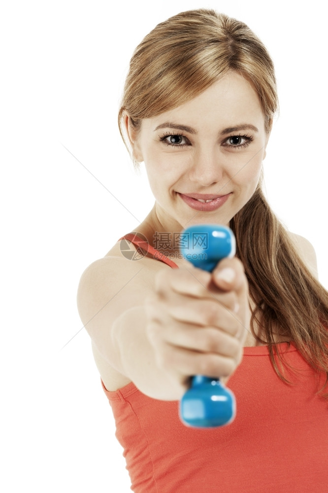 健身妇女与她的哑铃金发碧美女一起运动白种背景的哑铃锻炼运动型身体积极的图片