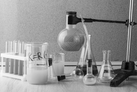 制药医疗的化学实验室中旧式试管和玻璃瓶的老式试验管和玻璃瓶科学的图片