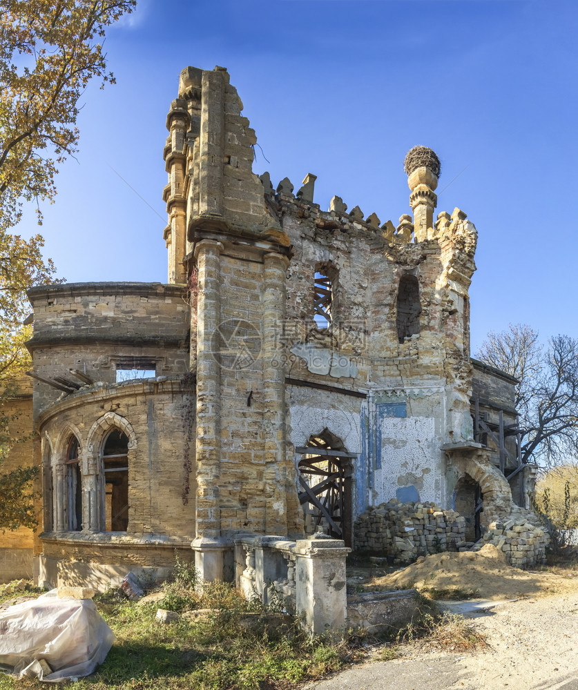 东方的老土耳其乌克兰奥德萨附近的Petrovka村被废弃的Kuris城堡乌克兰彼得里夫卡浪漫主义Kuris豪宅建筑纪念碑被毁图片