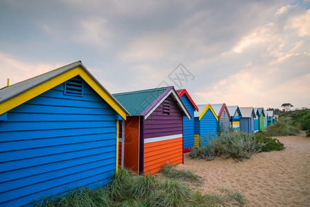 蓝色的旅行澳大利亚墨尔本Brighton海滩多彩的小屋假期图片