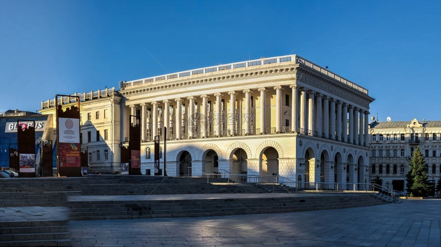 邮政乌克兰基辅Khreshchatyk街的查科夫斯基音乐学院Tchaikovsky赫列沙蒂克独立图片