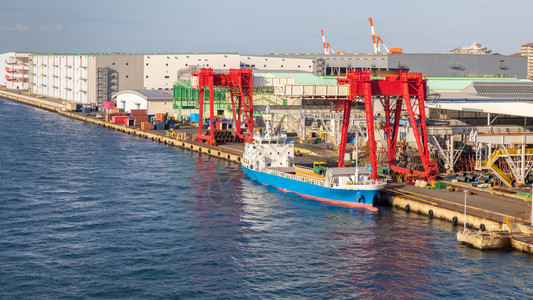 码头工业厂和港口运输货物集装箱进出口国际公海大阪日本物流植图片