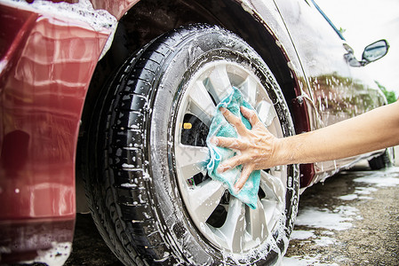 服务气泡男人洗车用发水图片