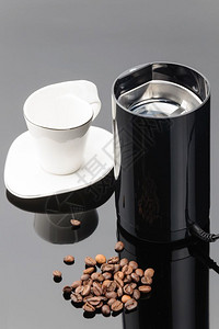 咖啡研磨机制作咖啡粉图片