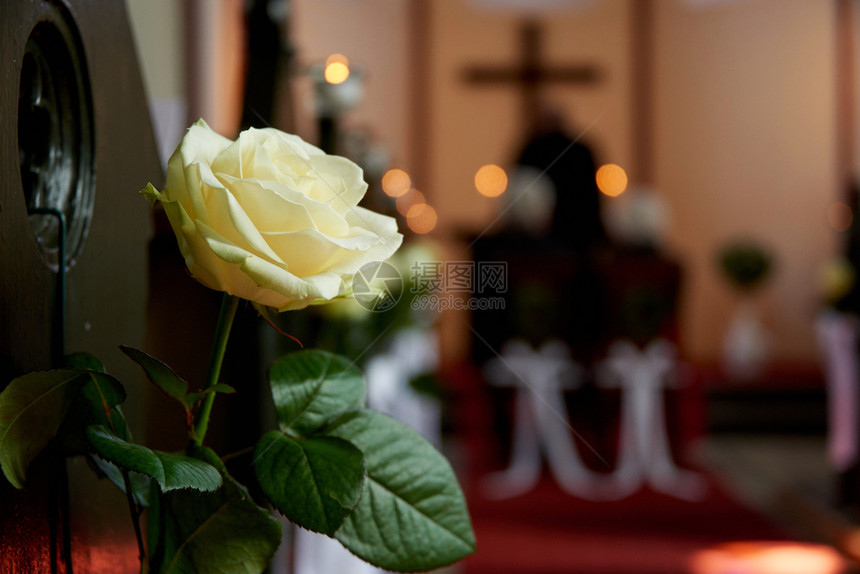 天宗教的男人堂婚礼仪式图片