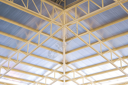 温度仓库黄金属建筑屋顶结构及工地隔热的低角度视图建筑工地低的图片