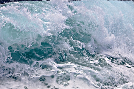 粗糙的自然海洋波浪风暴图片