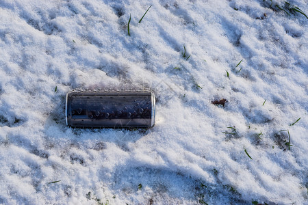 金属圣诞节白沙田可以埋在雪中提高对环境概念的认识饮料图片