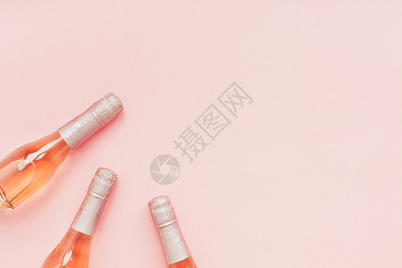 粉红背景香槟酒图片