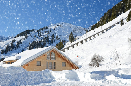 冬日雪景村庄图片