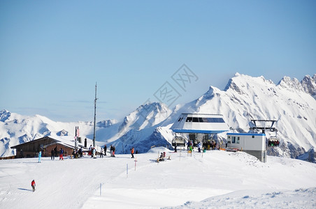 冬日滑雪风光图片