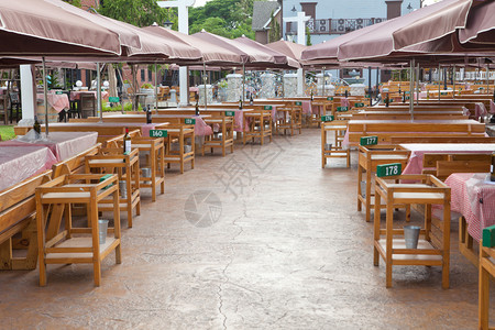 座位泰国户外餐厅的空置视图Name桌布酒店图片
