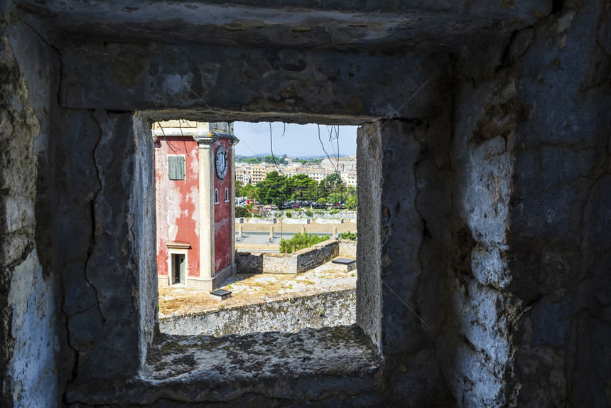 岛观光历史从希腊科孚镇的堡垒欣赏科孚市风景如画从希腊科孚镇的堡垒欣赏科孚市风景如画图片