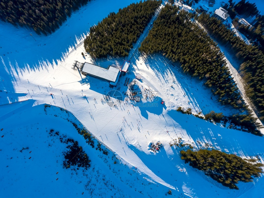 冬季滑雪胜地图片