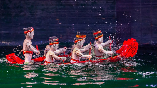 展示演员越南河内传统表演水木偶剧河内越南故事图片