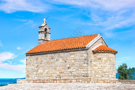 建筑学美丽的黑山圣萨瓦教堂SvetiStefan山中的圣萨瓦教堂旅行图片