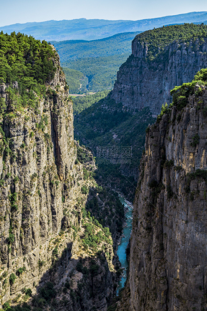 土耳其塔齐马纳夫加特峡谷悬崖侵蚀图片