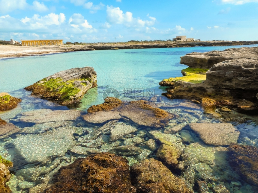 西里岛岩石海岸的景象山洋假期图片