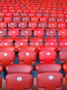自由排红色体育场座位椅子图片