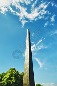 蓝色的垂直大理石乌克兰基辅格洛里公园方尖碑图片