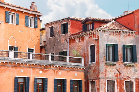 城市景观意大利威尼斯有美丽的意大利房子屋顶阳台欧洲天空图片