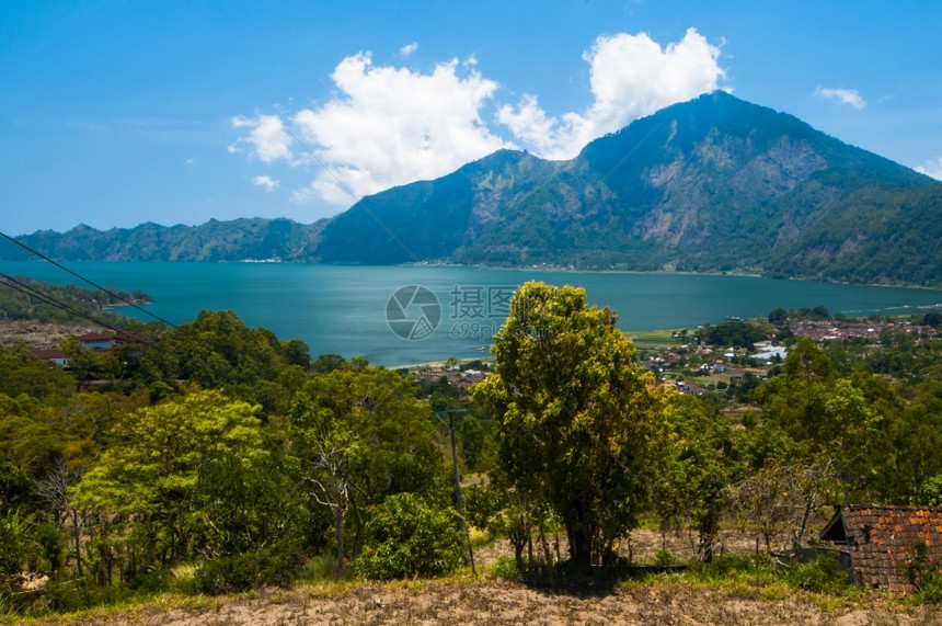 亚洲印度尼西巴图尔火山和岛湖的火山景观天空热带图片