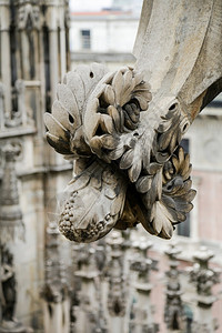 伦巴第米兰大教堂或迪奥莫是的哥特堂塔雕像图片