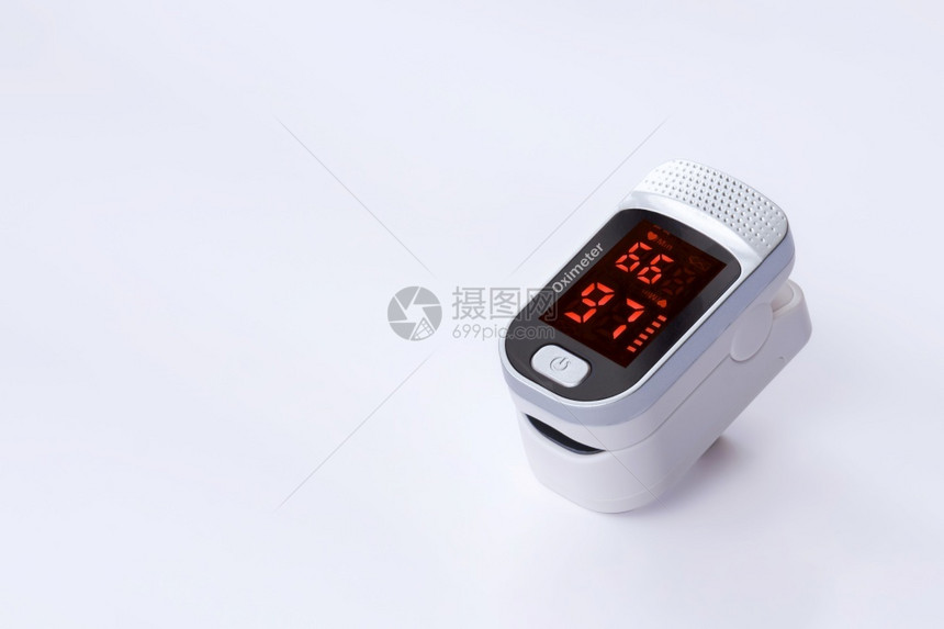 白色背景的可移动脉冲氧气水平和测量仪表白色背景上的便携式脉冲血氧计装置泰国目的便携图片