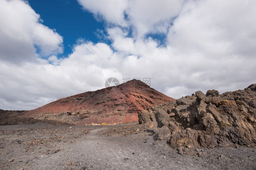 棕色的西班牙加那利群岛兰萨罗特的MontanaBermeja火山坑作用土地图片