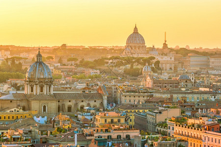 城市景观建造镇从意大利圣安杰洛城堡俯瞰罗马市天际线图片