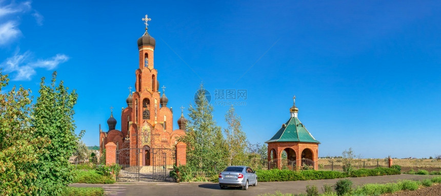 乌克兰奥德萨地区Rybakovka的圣尼古拉斯教堂在乌克兰Rybakovka的一个阳光明媚夏日圣尼古拉斯教堂举行建筑学拱希腊语图片