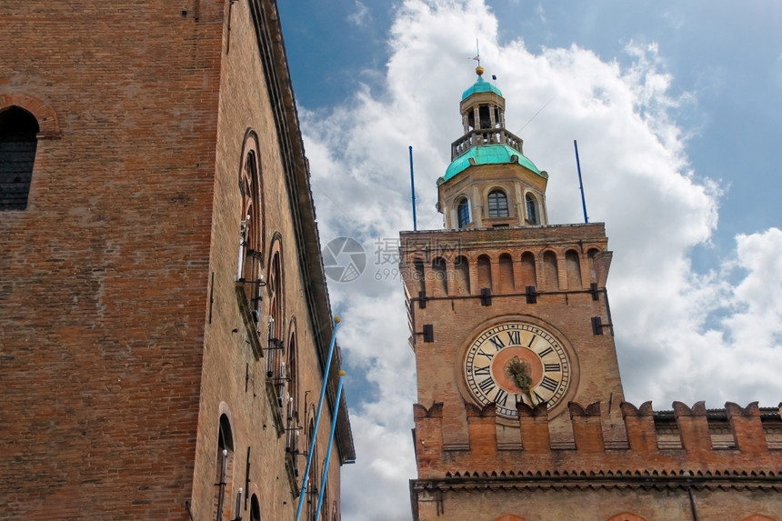 冲天炉城市户外意大利博洛尼亚市政厅钟楼图片