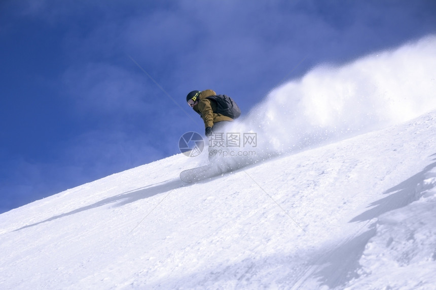 冬季滑雪者图片