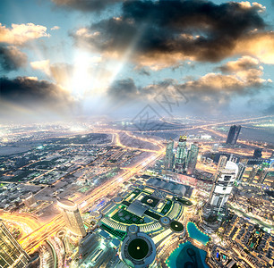 阿联酋迪拜全景天线和日落时的建筑物塔亚洲图片
