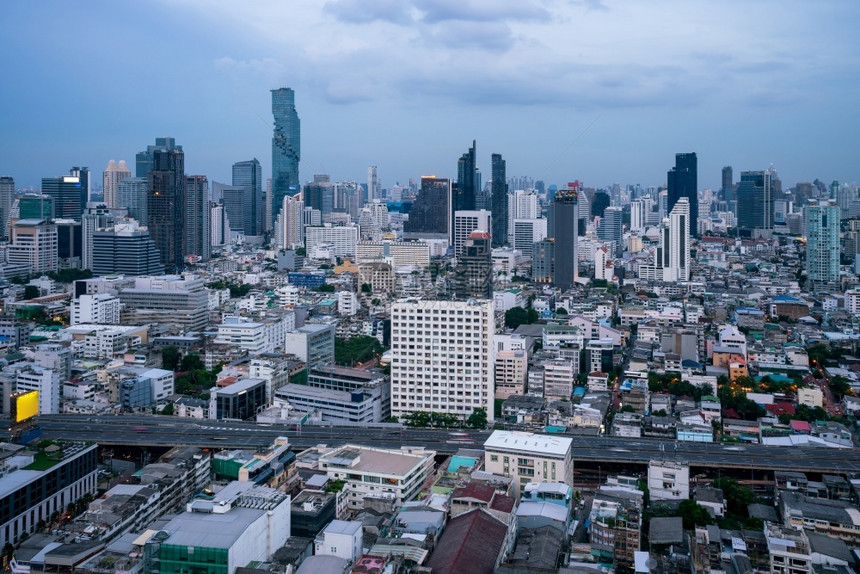 泰国高楼大都会市中心的城景观和高层建筑市中心商业区全景大都会城市中心的景观和高层建筑图片