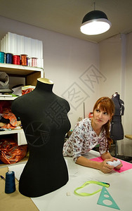 人体模型缝纫室有特和饰品的妇女项目手臂图片