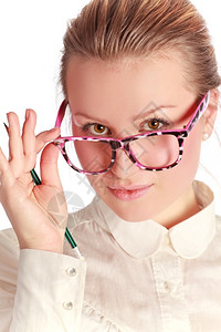 美丽学校人们穿戴带笔的滑稽眼镜漂亮老师图片
