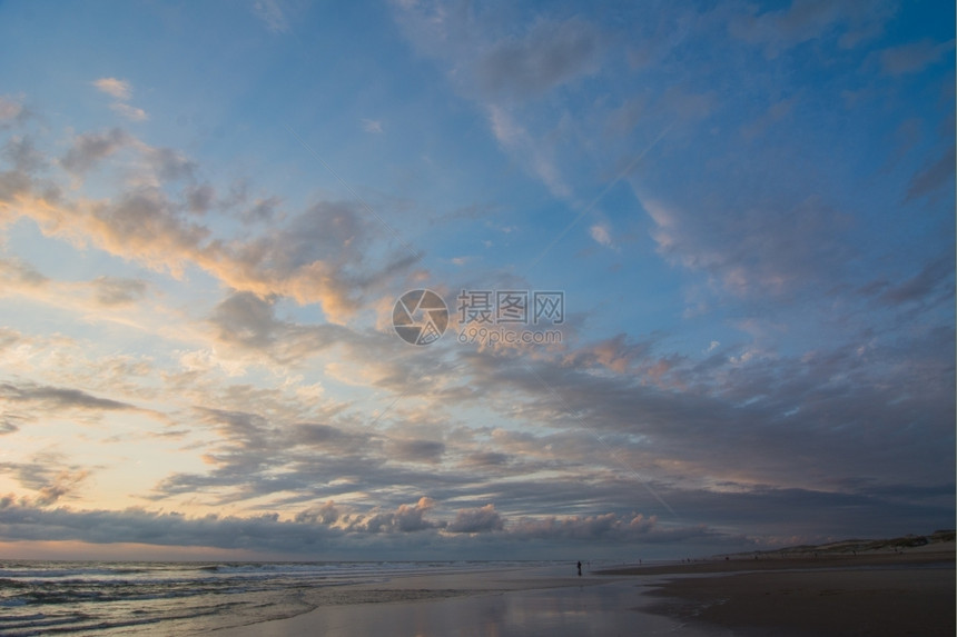 天空法国西海岸的景风优美结石图片